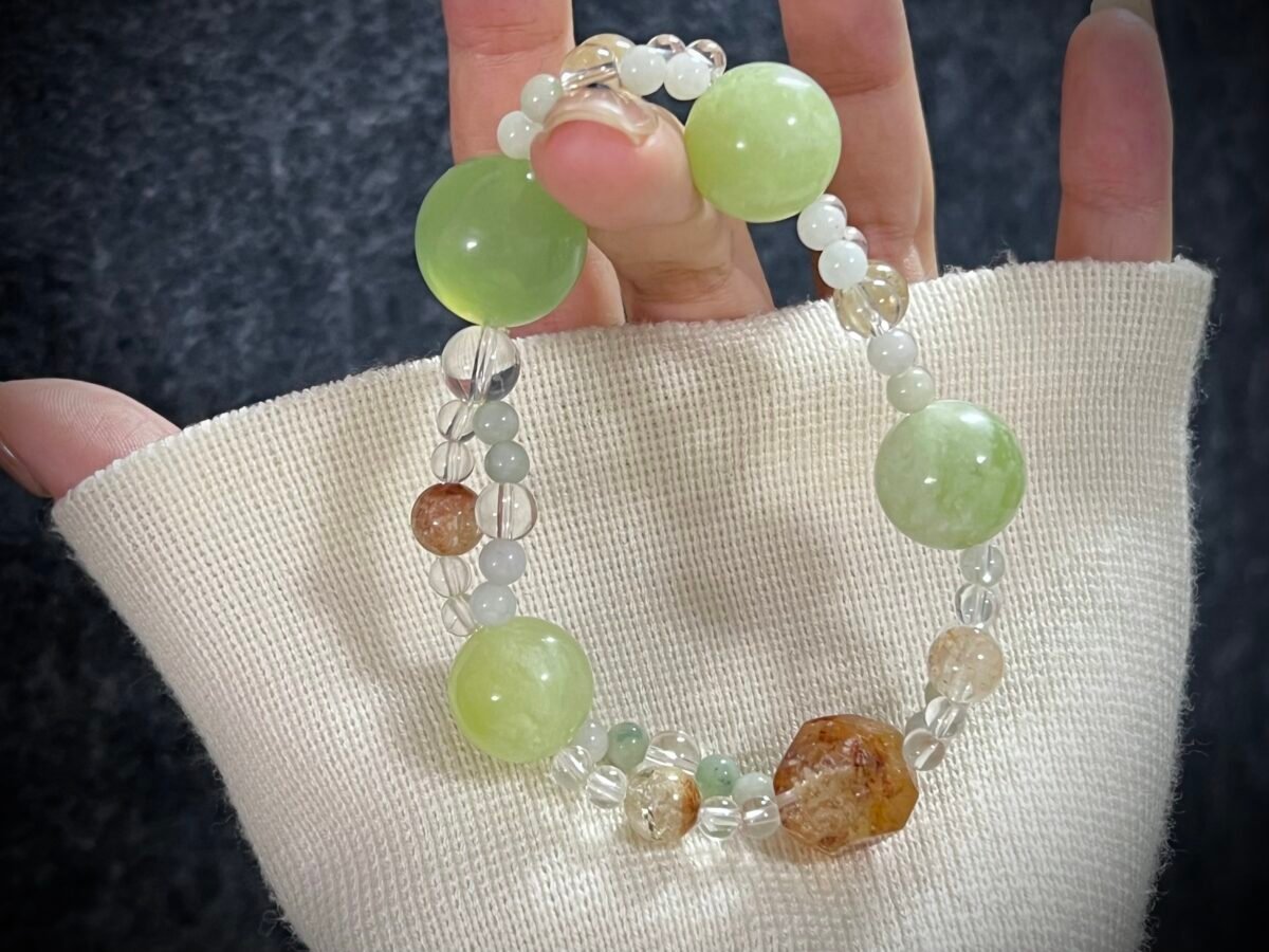 Chinese Specialty green coloured crystals-xiuyu