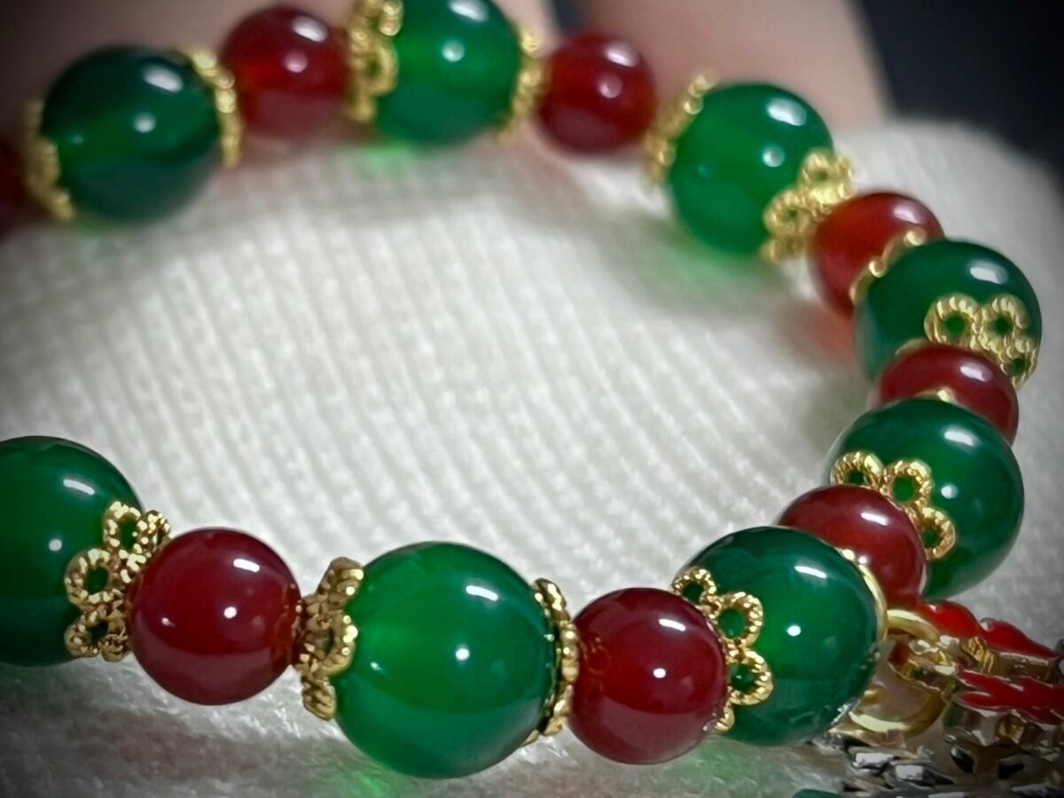 Christmas Gift – Red and Green Agate
