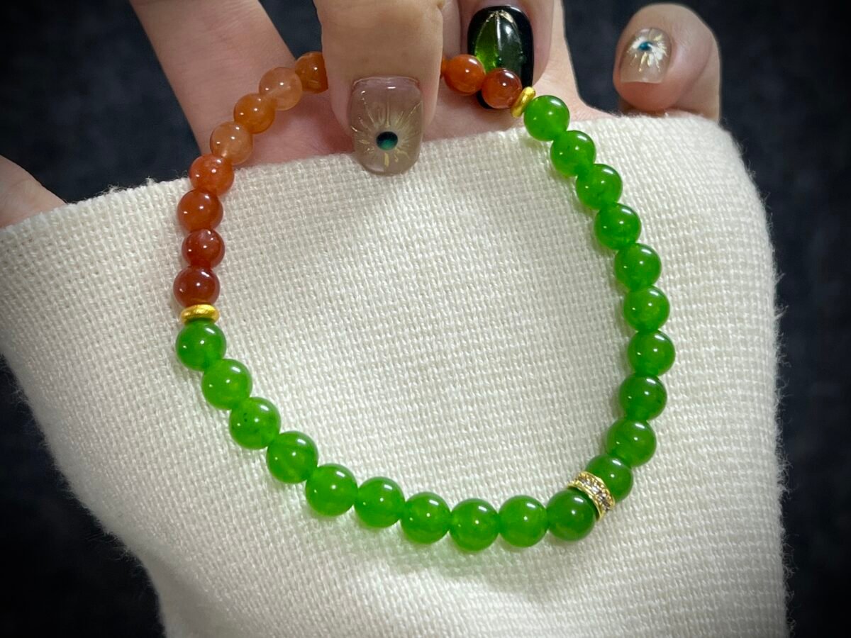 Red and Green Agate Christmas Gift